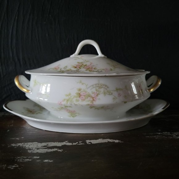 Haviland Limoges Sauce Boat & Lid w/ Attached Underplate Schleiger 161-4 *Read - Picture 4 of 13